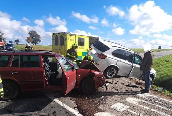 Sobotní dopoledne na silnicích: Bouralo se v Benešově i u Zdislavic