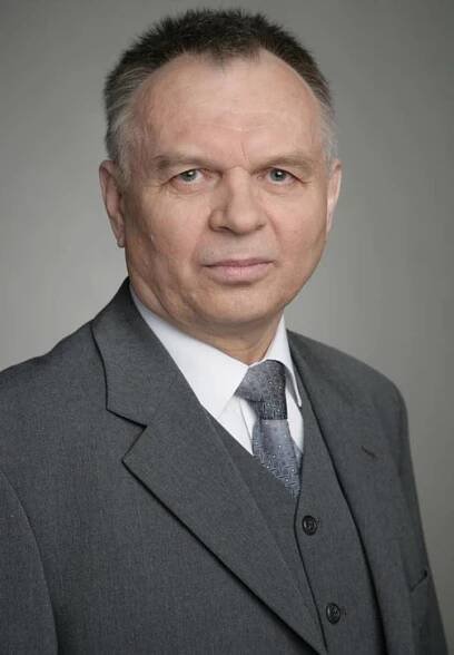 RNDr. Karol Ondriaš, DrSc. (* 30. března 1952 Žitavany) je slovenský přírodovědec a politik, bývalý poslanec slovenského parlamentu za Komunistickou stranu Slovenska. V roce 1968 nastoupil na Střední lesnickou technickou školu v Liptovském Hrádku. Studium ukončil maturitou. Na Přírodovědecké fakultě Univerzity Komenského v Bratislavě studoval v letech 1972-1977 obor fyzika, specializace biofyzika. V roce 1984 vykonal rigorózní zkoušku a byl mu udělený titul RNDr. 24. dubna 1985 obhájil kandidátskou práci na téma „Biofyzikální analýza membránových účinků lokálních anestetik“ a získal hodnost kandidát věd. 19. října 1998 na Univerzitě Komenského získal titul DrSc. za disertační práci na téma „Antioxidační vlastnosti některých farmakologicky aktivních látek“. ▬ Ve volebním období 2002-2006 byl za KSS zvolen poslancem Národní rady SR. Byl členem výboru pro životní prostředí a ochranu přírody a výboru pro evropské záležitosti. V letech 2002-2006 byl místopředsedou KSS.