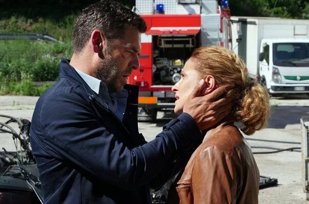 Der Bozen-Krimi - Mörderisches Schweigen - Z filmu - Tobias Oertel, Chiara Schoras