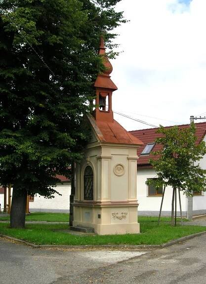 Soubor:Záboří nad Labem, Habrkovice, chapel.jpg – Wikipedie