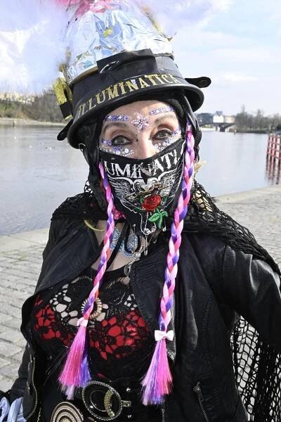 Jana Uriel Kratochvílová má specifický styl.