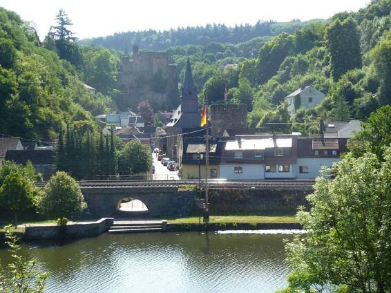 Balduinstein Lahn Burg Balduin Portturm Kirmes Lahnanlagen St. Bartholomäus
