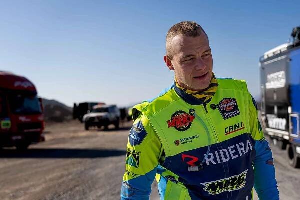 Michek se dívá výš. Motorkáři Orion-Moto Racing Group trénují na Dakar v Tunisku