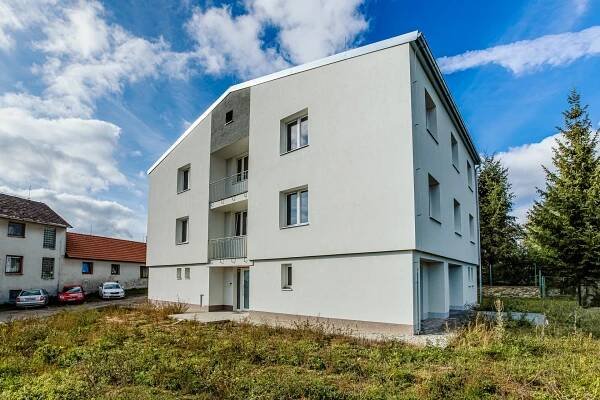 Prodej bytu o dispozici 2+1 a podlahové ploše 54,6 m2 s vlastní zahradou, obec Nadějkov u Milevska