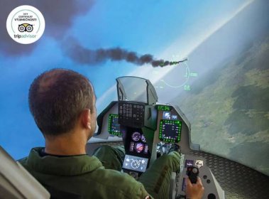 Simulovaný let se stíhačkou F16 - staňte se pilotem