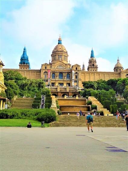 BARCELONA A MONTSERRAT S POBYTEM U MOŘE let - Španělsko | IDEAL-TOUR PRAHA