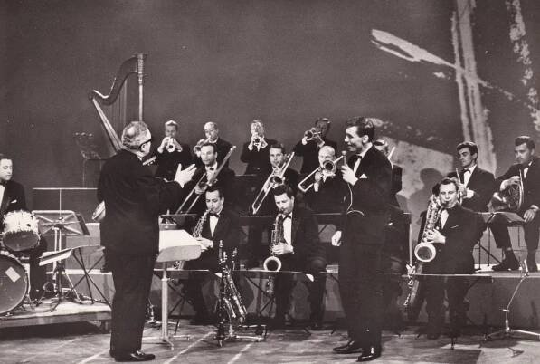 Synkopující neony vltavského nábřeží: Karel Krautgartner (1922–1982) - kulturní magazín Uni