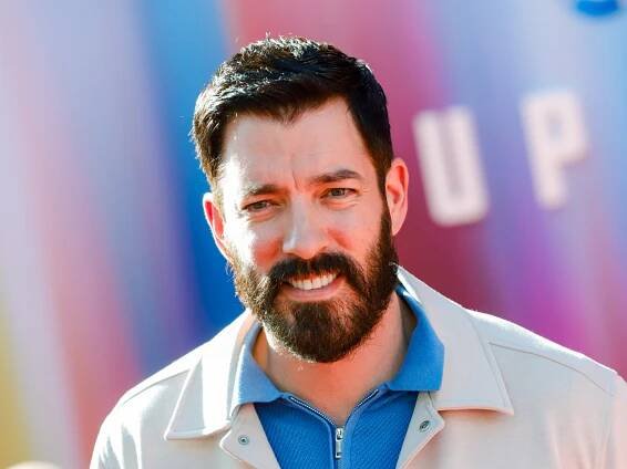Drew Scott & Linda Phan Bring Kids on European Vacation: Video