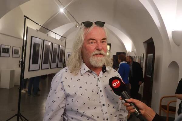 Jubilant Jan Vávra z Písku vystavuje fotografie na budějovické radnici