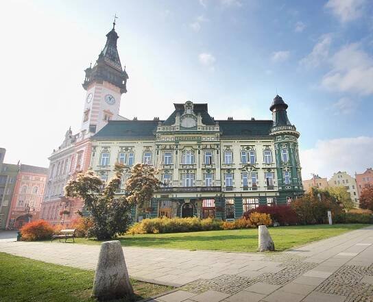 červen / červenec: Spořitelna v Krnově © Foto: Bořivoj Kubala