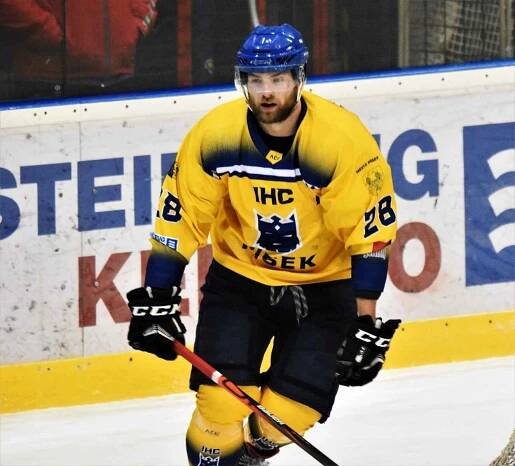 II. liga ledního hokeje: IHC Králové Písek - HC Klatovy 4:5.