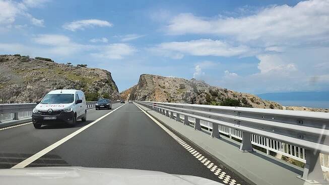Dovolená v Chorvatsku? Na dálnici voda zdarma, mýtné brány a pozor na opravy