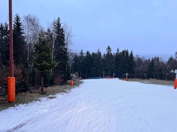 Lyžujeme denně a přejeme pěkné Svátky! – SKI AREÁL ALŠOVKA