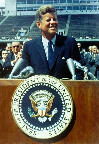 Konspirační teorie o smrti JFK: Stál za vraždou amerického prezidenta zhrzený mariňák, CIA, Fidel Castro nebo manželka Jackie? - Expres FM
