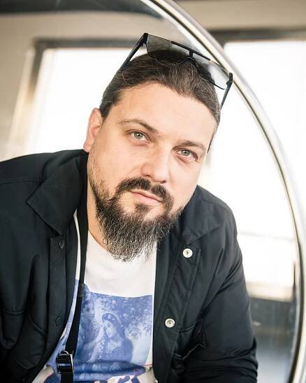 James Cole: Obrovsky rozmanitý svět konopí – Magazín Konopí