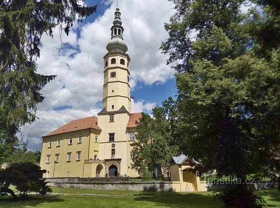 rozhledna je součástí tovačovského zámku