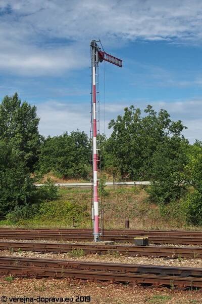 Veřejná doprava - fotogalerie ČR - mechanická odjezdová návěstidla