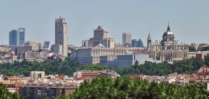 Soubor:Panorama de Madrid desde el parque de San Isidro.JPG