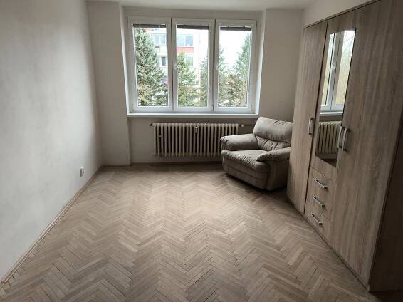 Pronájem bytu 2+1, celková pl. ca 50m2, v Liberci, Králův Háj, Školní 385, za 12.500,- Kč + spotřeby. - Firma, která nezklame