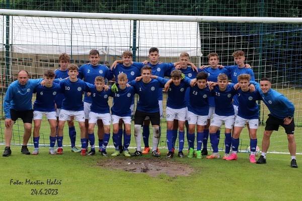 OBRAZEM: Suchdolský fotbal slavil 100 let. Přijeli reprezentanti i hokejisté