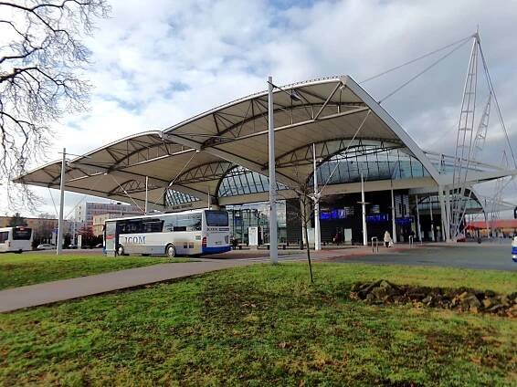 Fotogalerie • Hradec Králové, Terminál HD J3 (Trolley-haltestelle , busbahnhof ) • Mapy.com