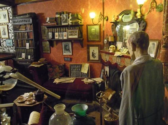 The Sherlock Holmes - Wikipedia