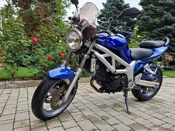 Suzuki SV 650 N (2001) za 48.000 Kč