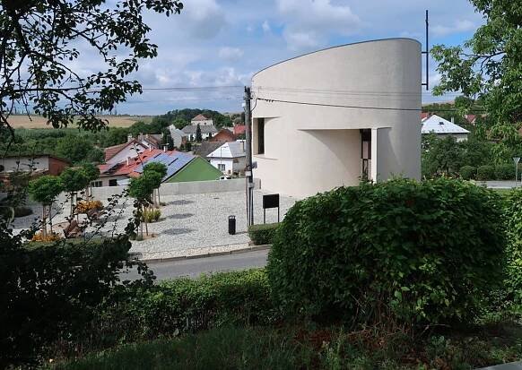 Foto: Nejlepší novostavbou v historickém prostředí je obecní úřad a pošta v Bílovicích nad Svitavou