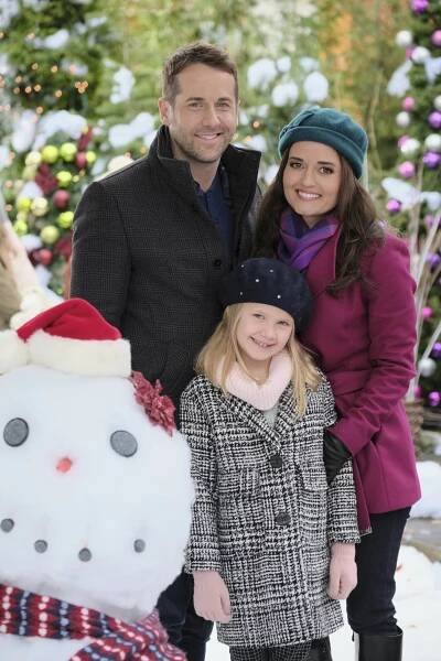 Niall Matter, Zoë Noelle Baker, Danica McKellar - Christmas at Dollywood - Promo