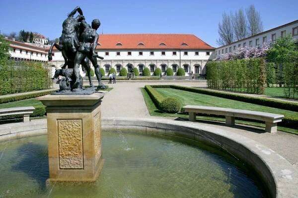 Prostitutky i scény z kabaretů: Národní galerie vystavuje díla českých umělců proslavených v Paříži
