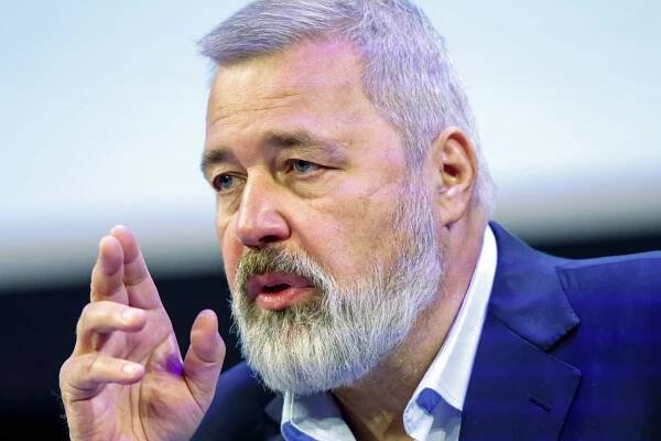 Novinár Muratov vydražil Nobelovu medailu za rekordných 103,5 milióna dolárov
