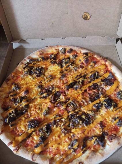 amici-pizza-burger-praha-nusle-07