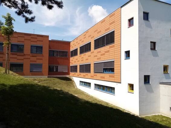 Pohodlí pro dětské pacienty. V Novém Městě stojí nová pasivní novostavba