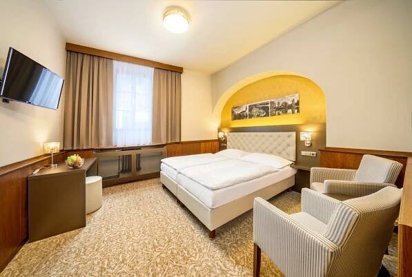 Relaxační pobyt se snídaní a masáží v malebném jihočeském Hotelu Zlatá hvězda Třeboň**** pro 2 osoby na 2 noci