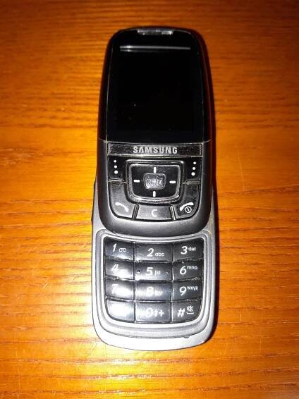 P: Tlačítkové mobilní telefony - Nokia, Samsung, Siemens, LG - Ostatní - Peugeot Club Amis de Lion