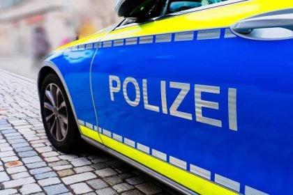 polizei se podepsal na německé policejní auto - germany - stock snímky, obrázky a fotky
