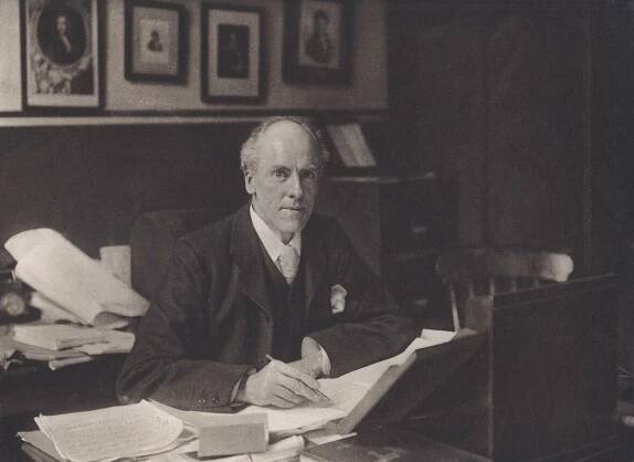Soubor:Karl Pearson, 1910.jpg – Wikipedie