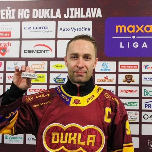 VIDEO: Výhra v derby 4:1 a 900 bodů Tomáše Čachotského. Dukla má před play off skvělou formu