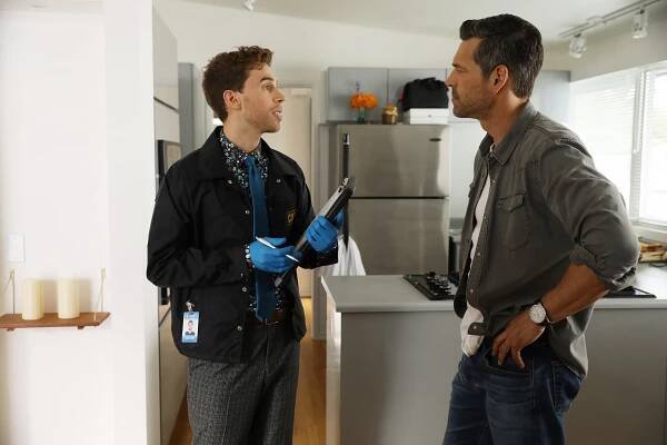Jordan Gavaris, Eddie Cibrian - Take Two - About Last Night - Z filmu