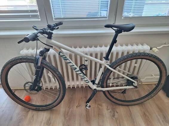 Specialized Rockhopper Comp 2021 za 7 000 Kč