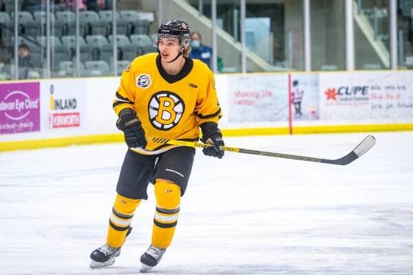 Bruins Continue Winning Ways, Blank Hawks 6-0