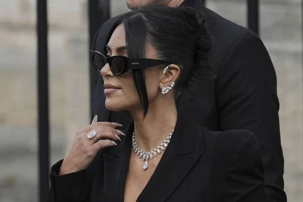 Kim Kardashianová u soudu popsala strach o život při loupeži v Paříži
