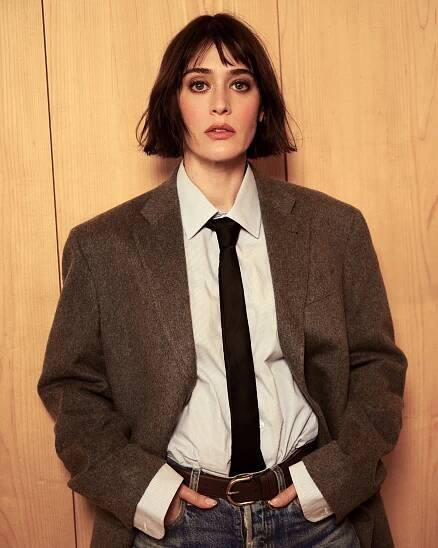 Lizzy Caplan x Numero NL2704.jpg
