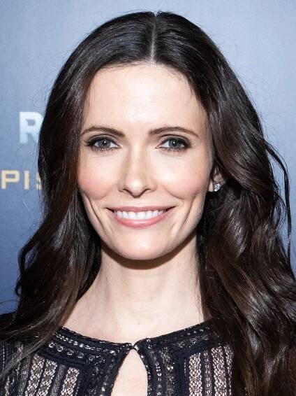 Elizabeth Tulloch - Actress