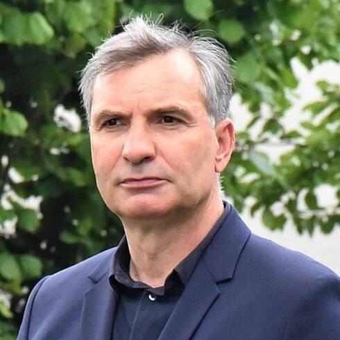 Celebrity, které překvapí dosaženým vzděláním: Právníci Jiří Macháček i Radka Třeštíková a kriminalista Th...