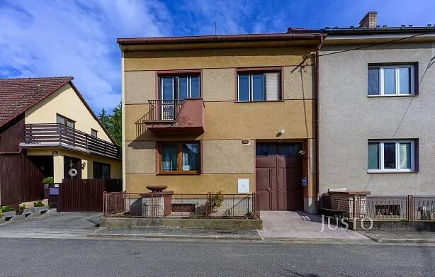 Prodej rodinného domu, 241 m, Boršice, 3 250 000 Kč