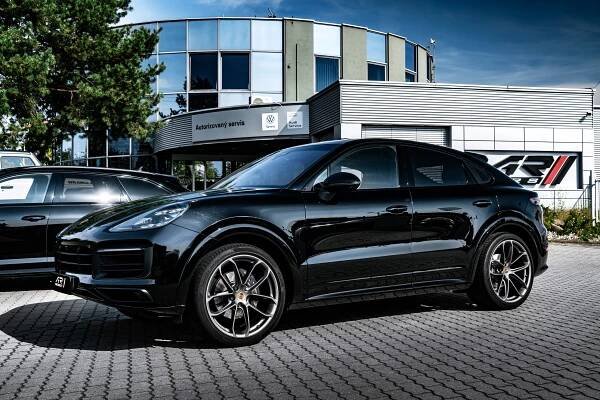 Porsche Cayenne Coupe Sport karbon paket