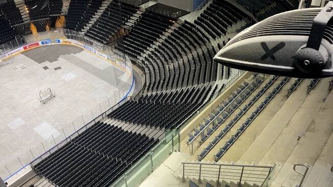 O2 arena, jak ji neuvidíte. Tady zařizují, abyste z hokeje poslali fotku