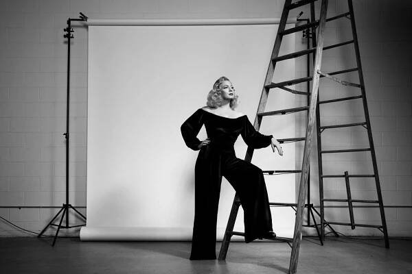 Bio – Shop Traci Lords 