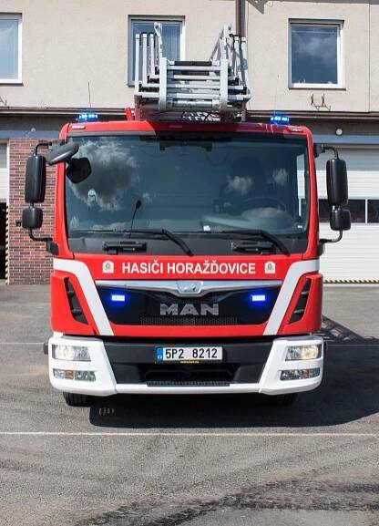 Dobrovolní hasiči v Horažďovicích mají automobilový žebřík, sadu z jejich staré IFA jim ve Velimi namontovali na podvozek